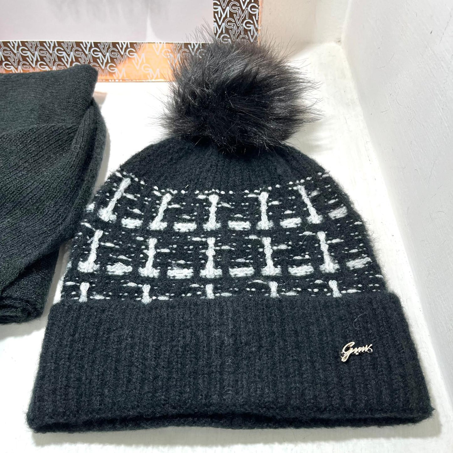 GianMarco Venturi - Set sciarpa e cappello Nero con pompon